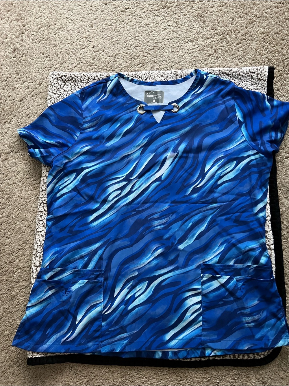 Uniform Advantage Blue Wave Short Sleeve Scrub Top